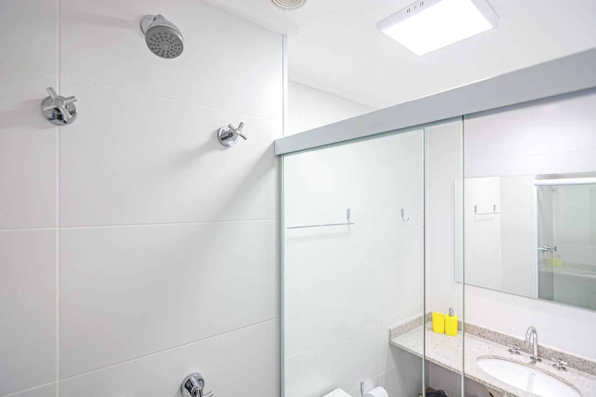 Modernos Totalmente Mobiliados Com Academia Proximo A Metro Parque Ibirapuera E Hospitais *