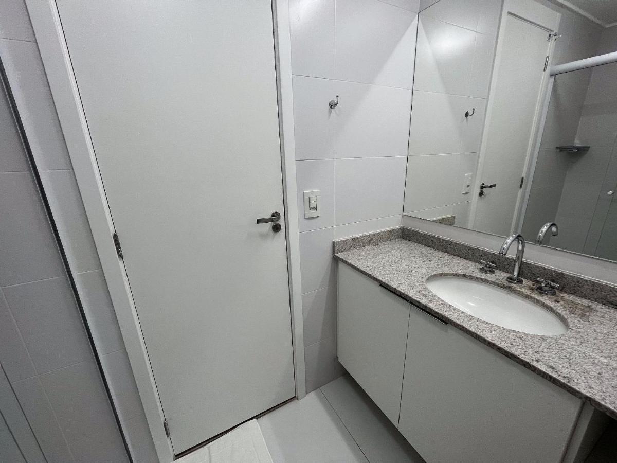 Modernos Totalmente Mobiliados Com Academia Proximo A Metro Parque Ibirapuera E Hospitais